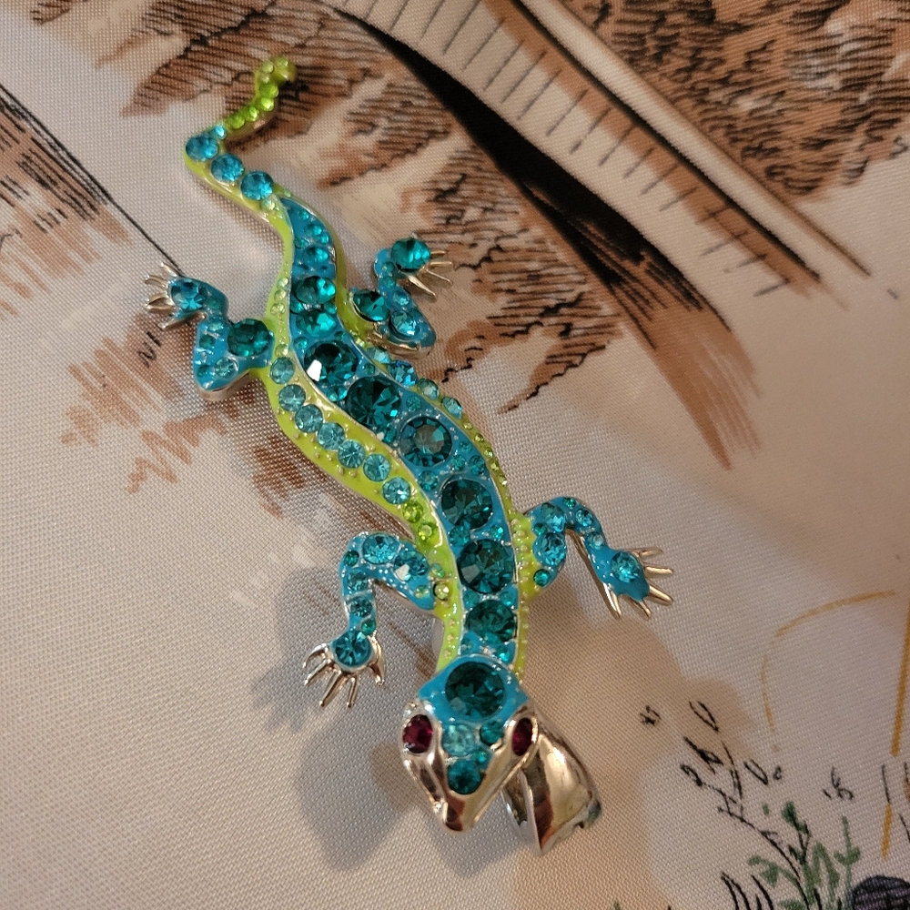 Roman Silver Tone Salamander Enhancer Pendant